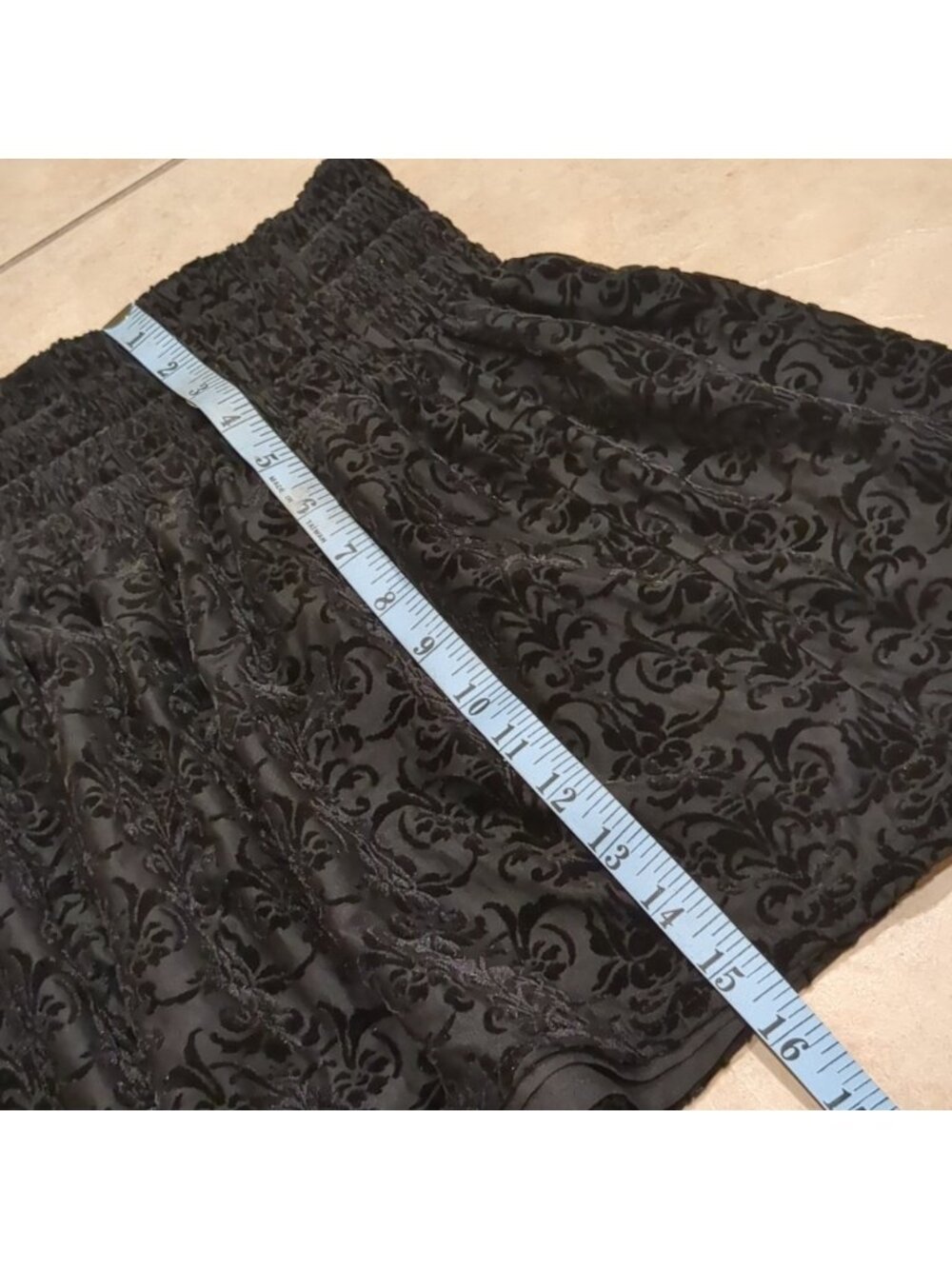Mini Skirt Size Large - Picture 3 of 4